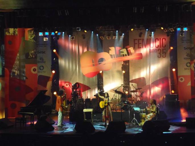 389737_606057946085527_306743041_n